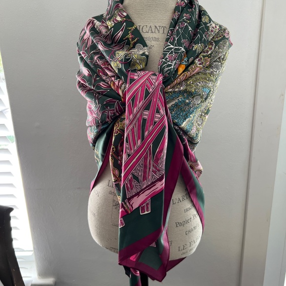 Unicorn Silk Colorful Floral Large Scarf Wrap 52 x 52 Spain - Picture 2 of 9